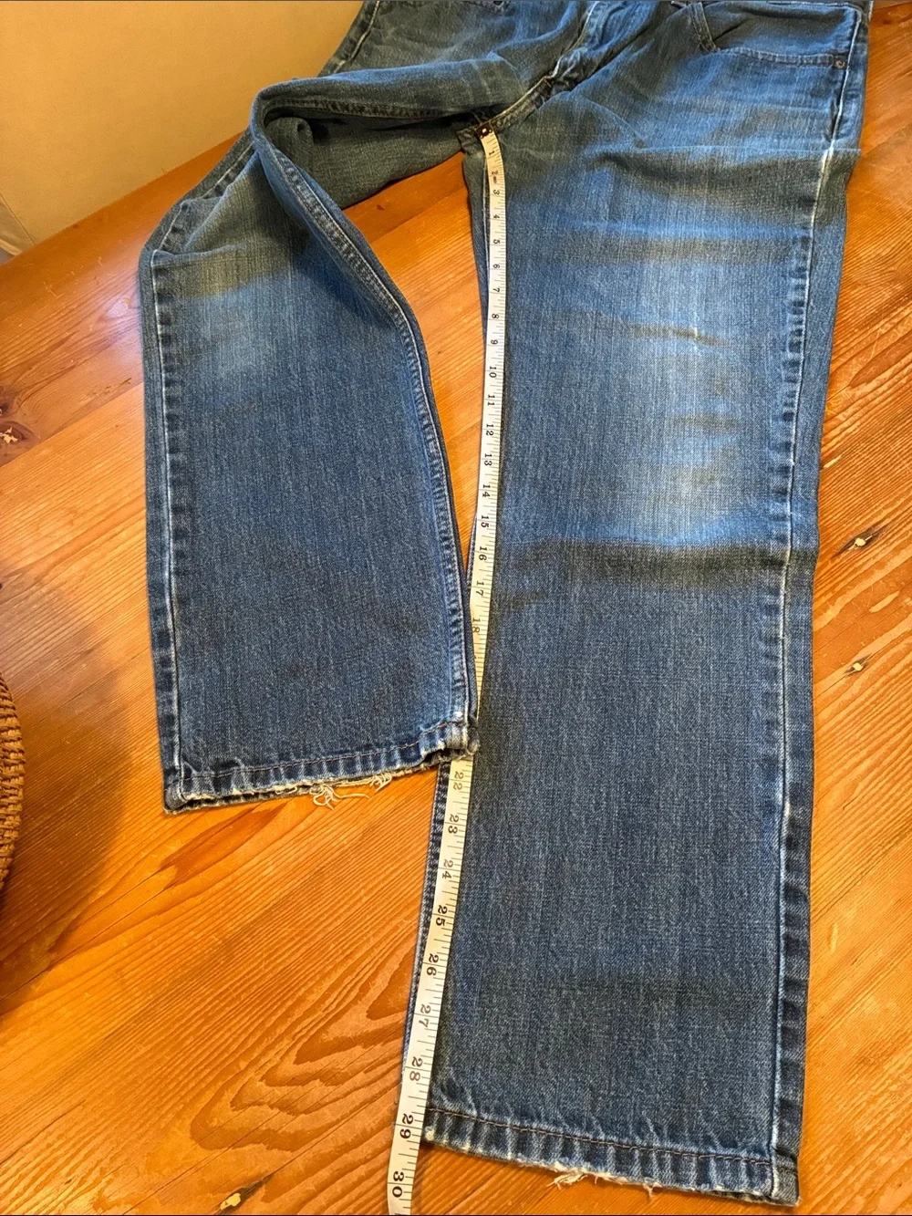 Men’s Levi’s 514 Medium Rinse Blue Jeans - 36 x 32